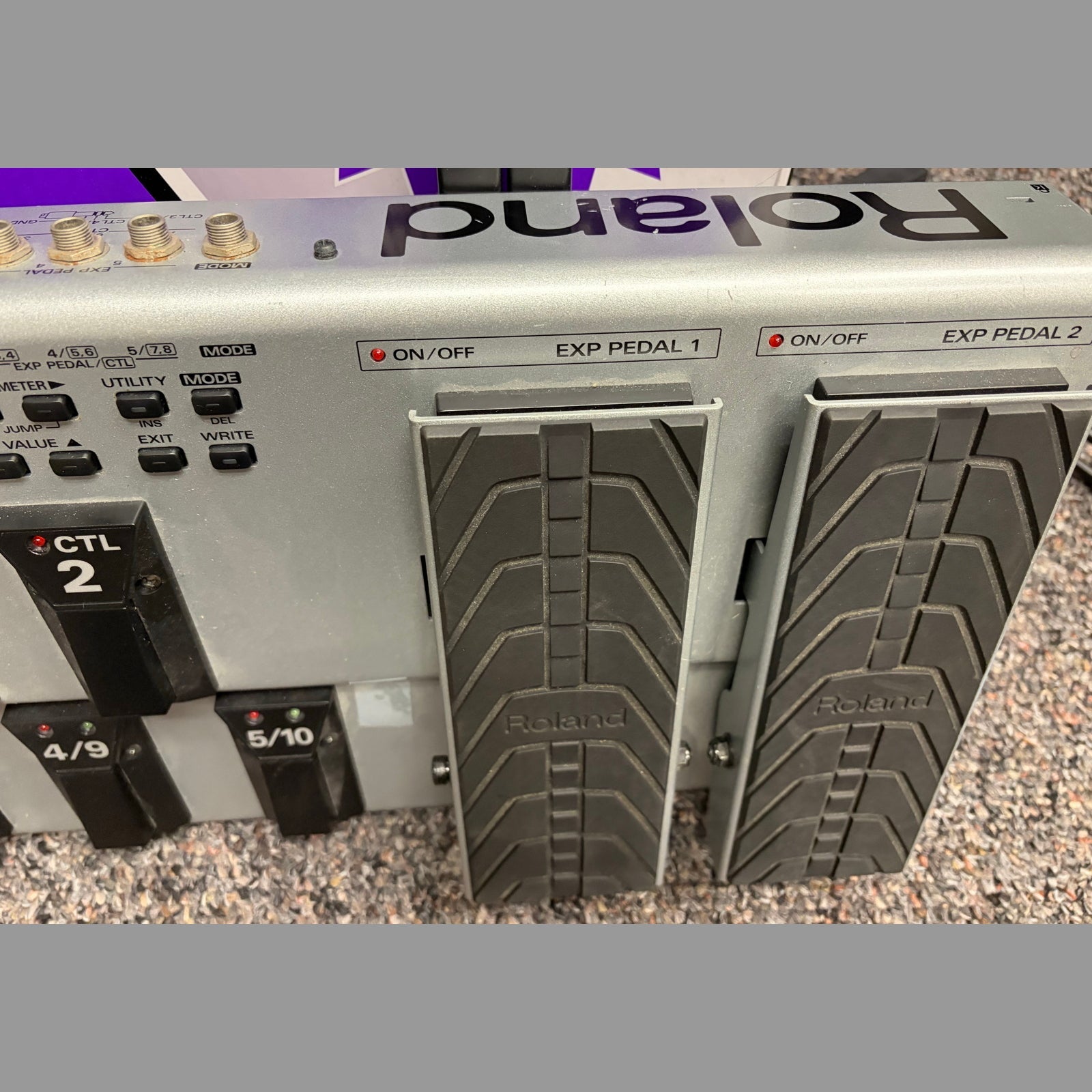 Roland FC-300 MIDI Footswitch Controller w/bag