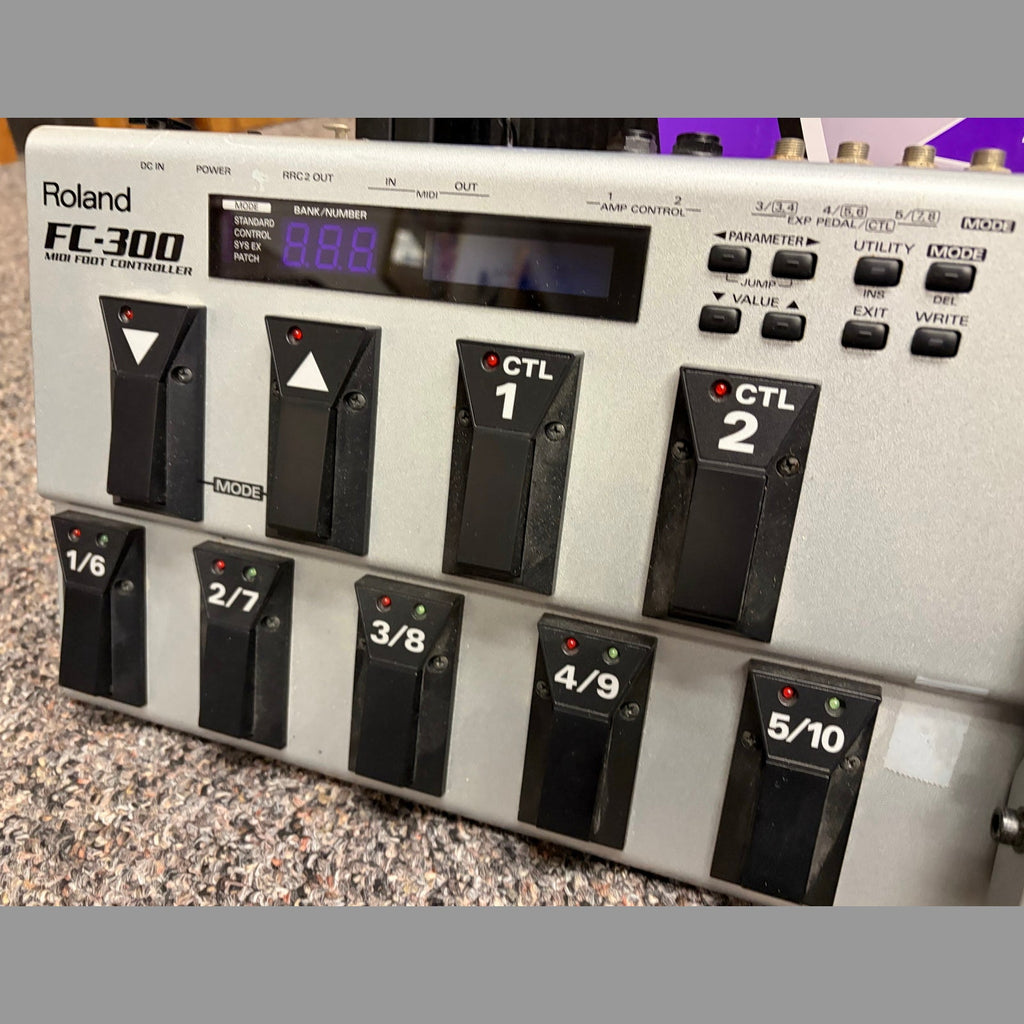 Roland FC-300 MIDI Footswitch Controller w/bag