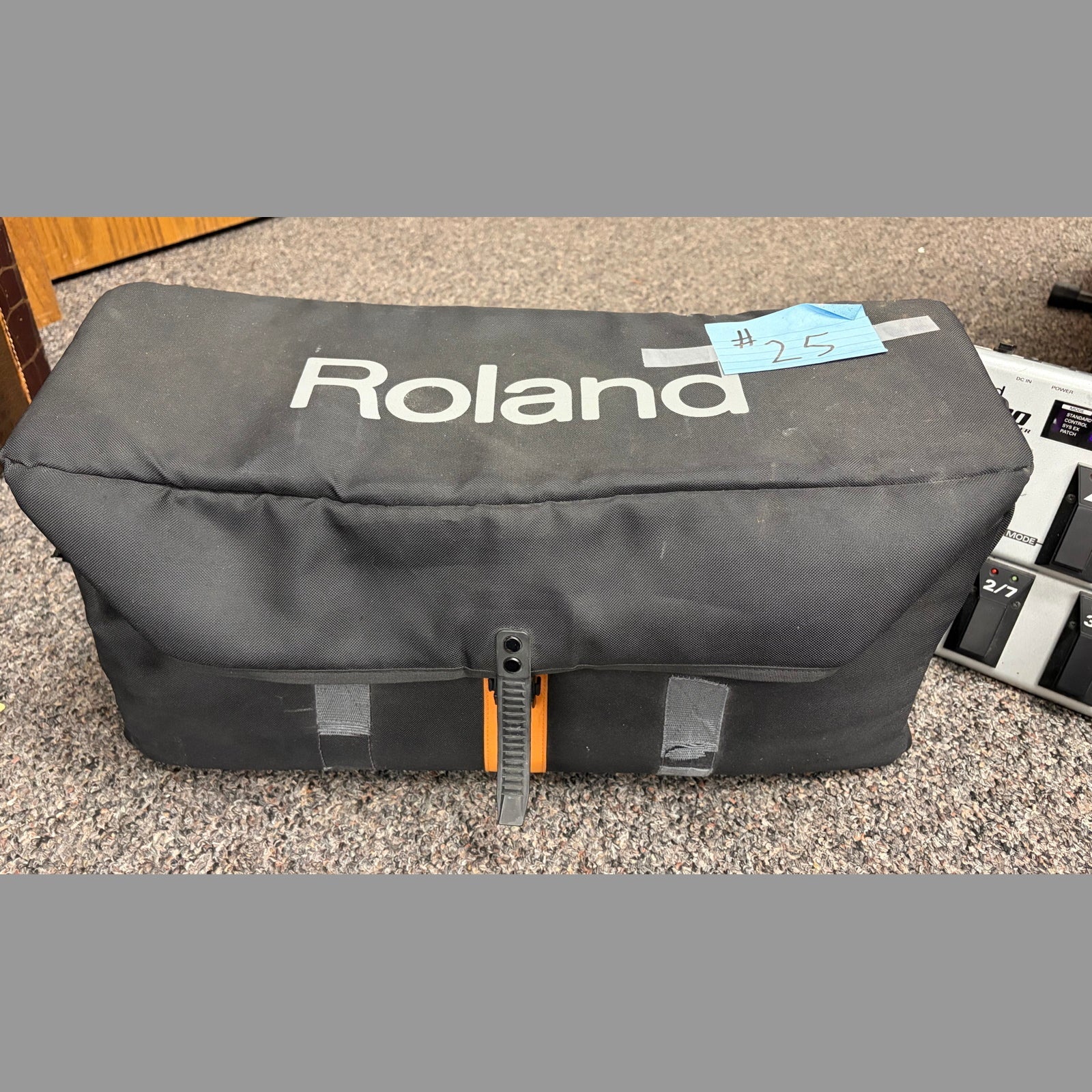 Roland FC-300 MIDI Footswitch Controller w/bag