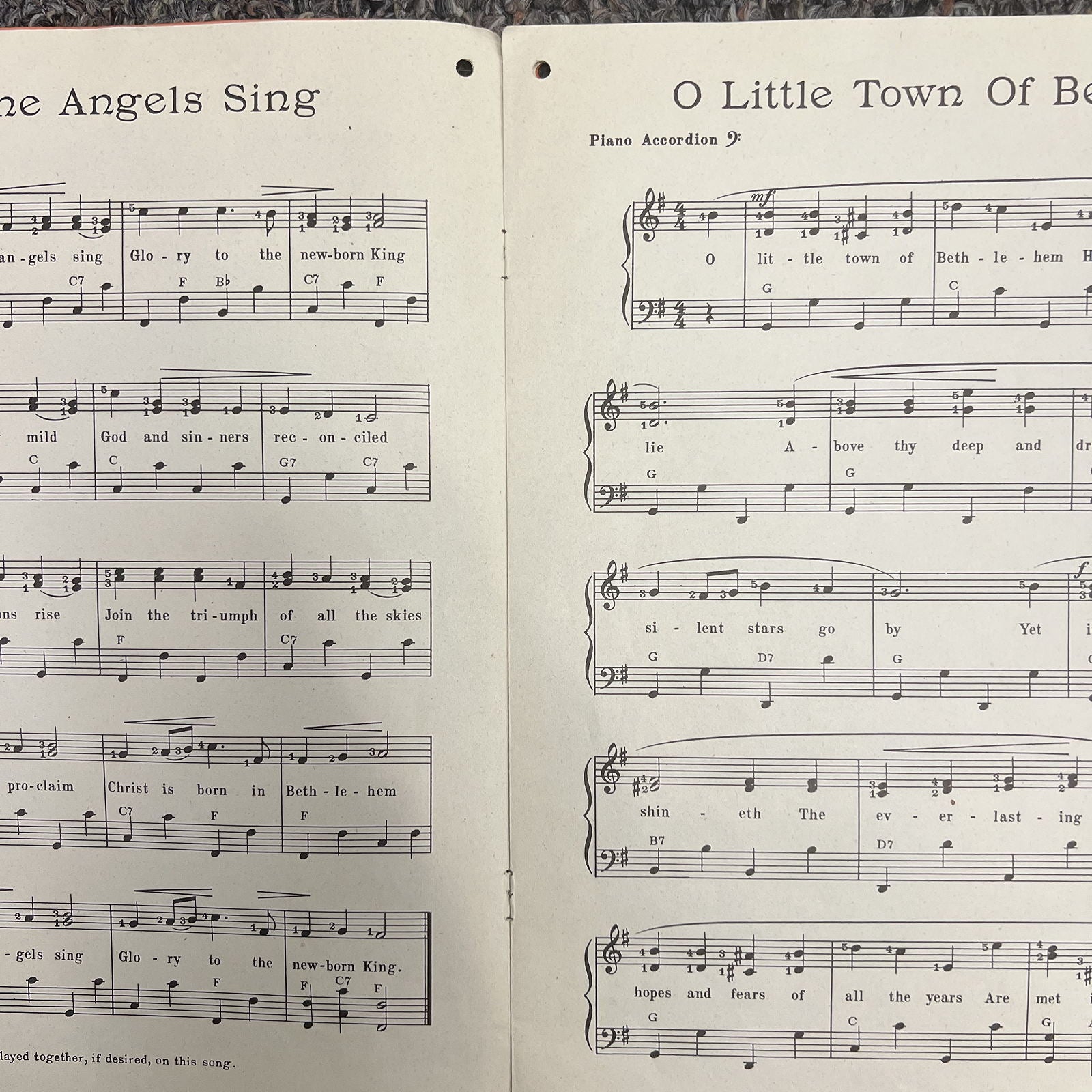 Santa’s Favorite Carols for Boys and Girls to Play and Sing Accordion B.C.