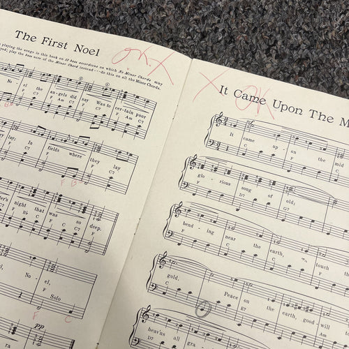 Santa’s Favorite Carols for Boys and Girls to Play and Sing Accordion B.C.