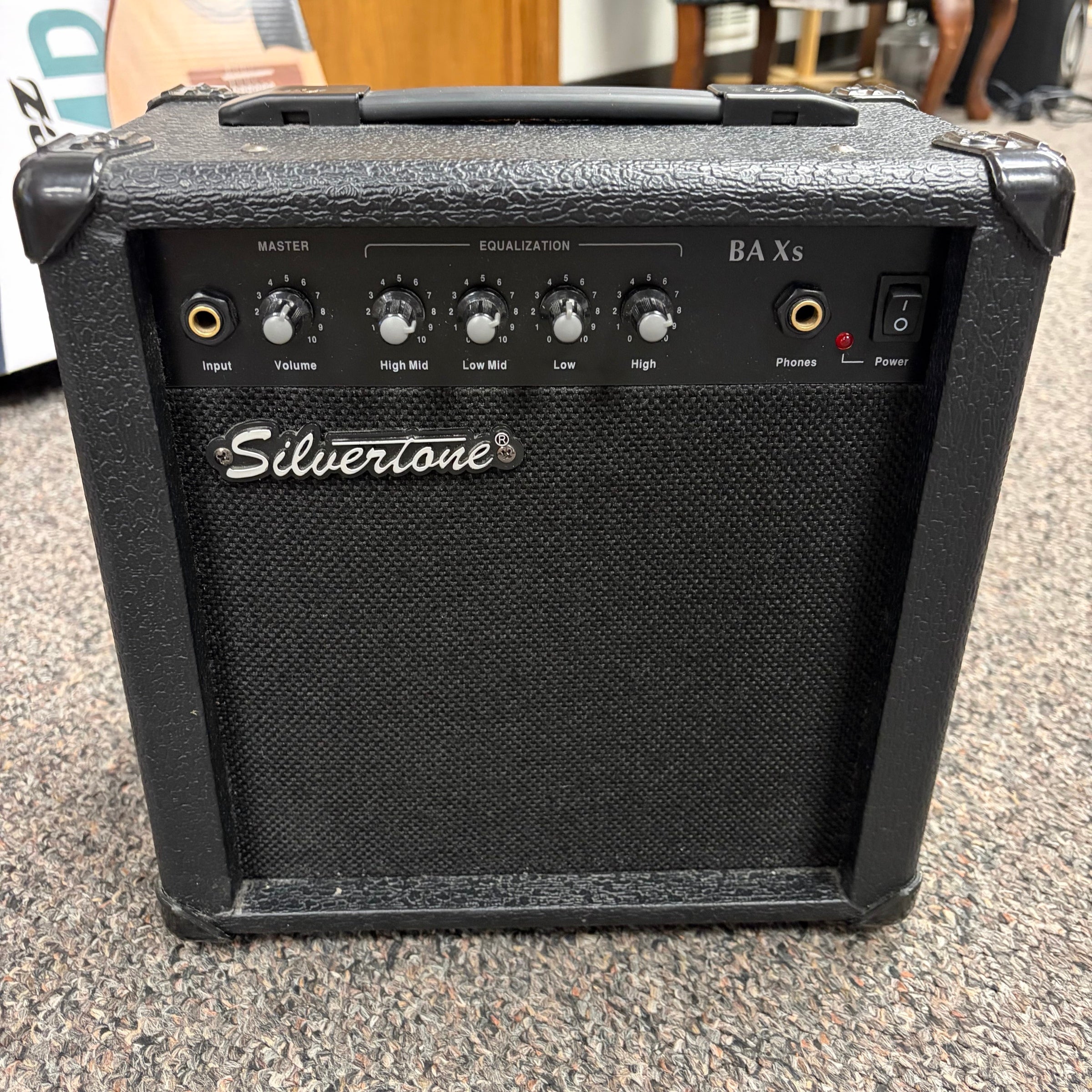 Silvertone BA Xs Bass Guitar Practice Amp (used)