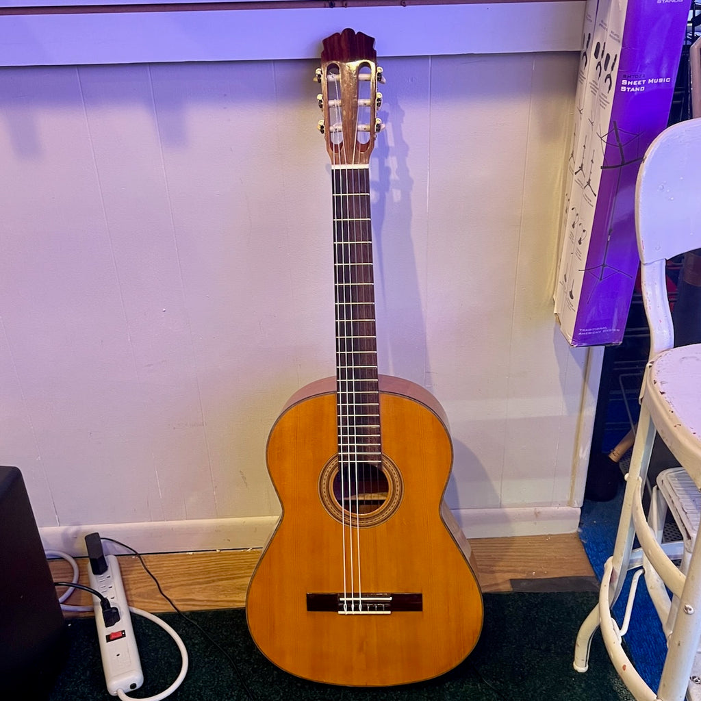 Silvertone Classical Guitar Model 12322000, Japan, Vintage