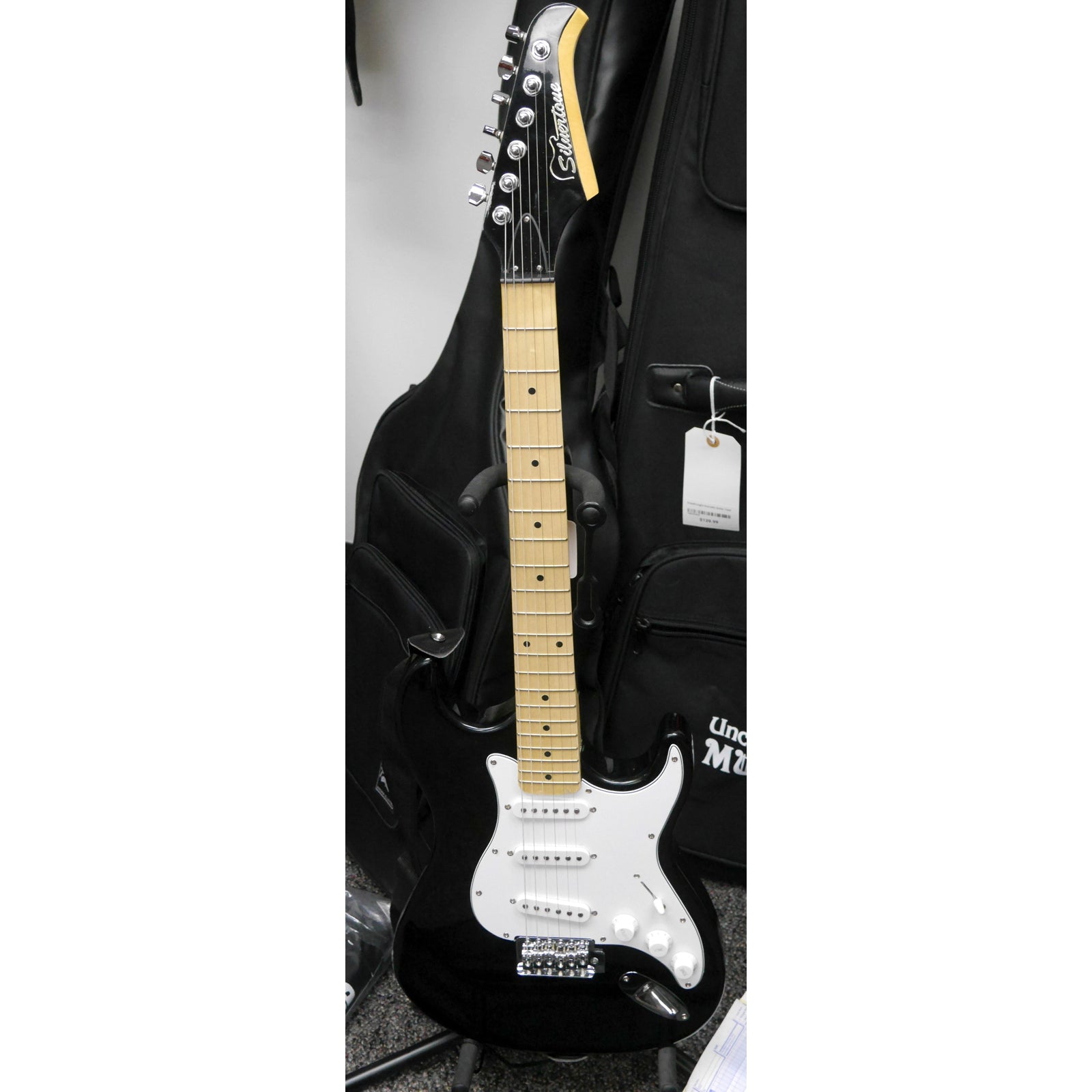 Silvertone Revolver SS11 Electric Guitar, 2020s