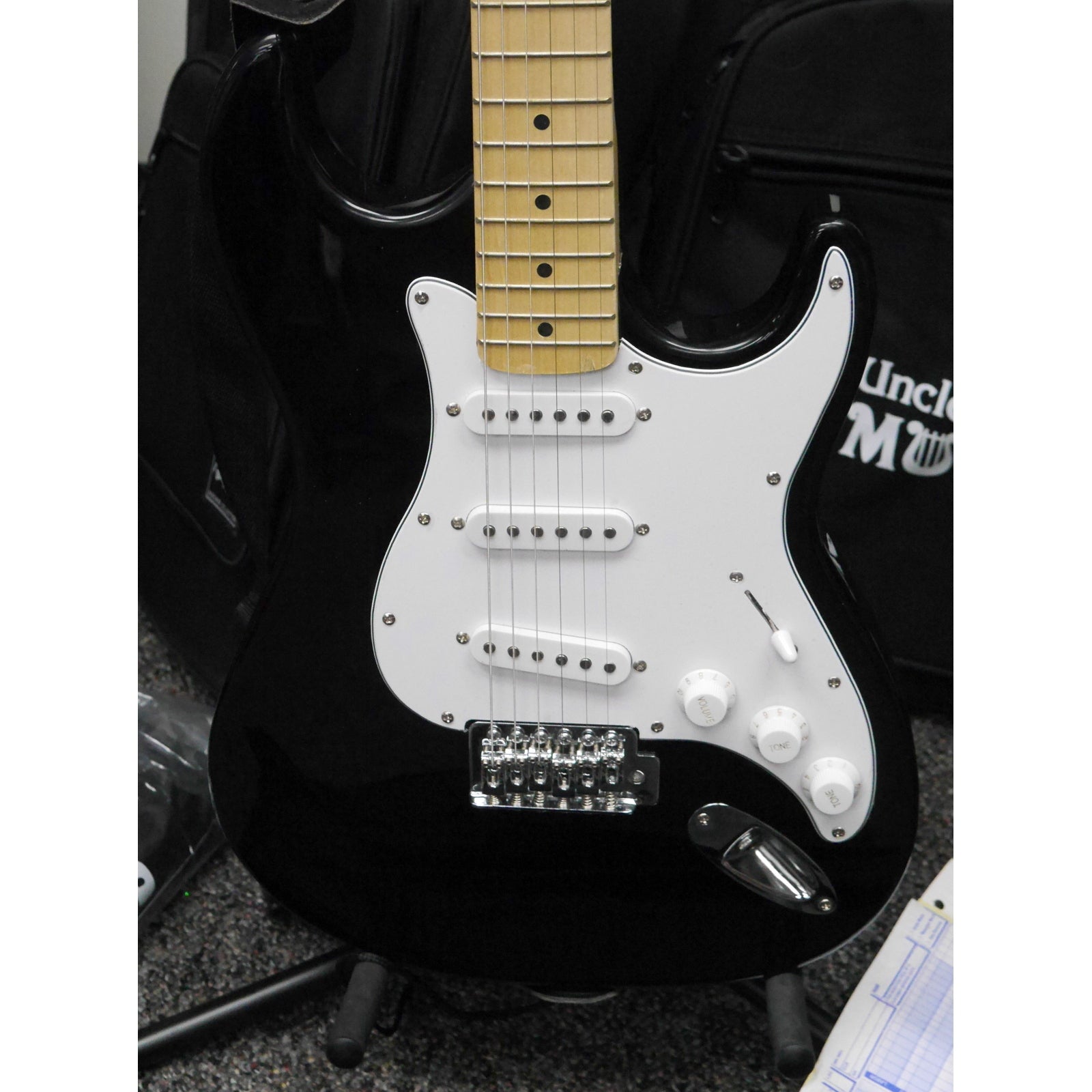 Silvertone Revolver SS11 Electric Guitar, 2020s
