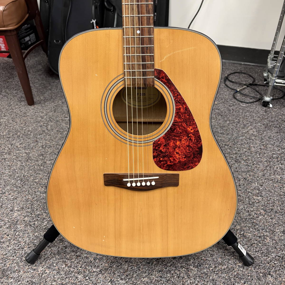 Yamaha F325 Acoustic Guitar Used