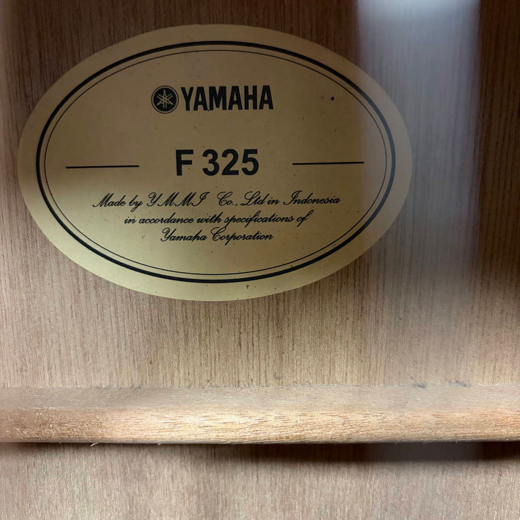 Yamaha F325 Acoustic Guitar Used
