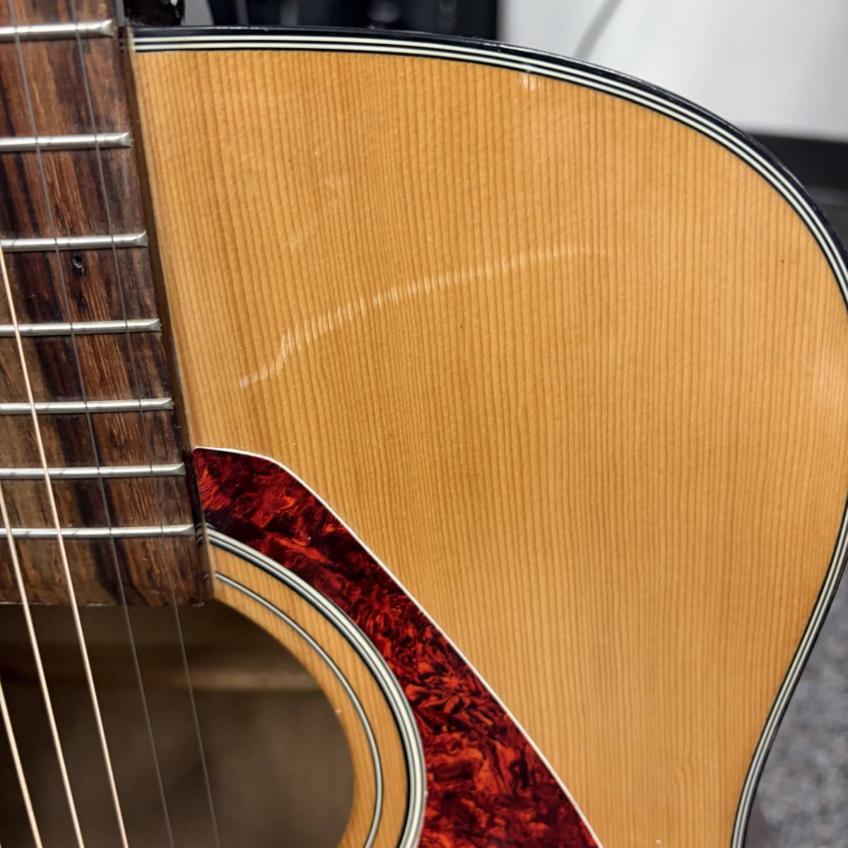Yamaha F325 Acoustic Guitar Used
