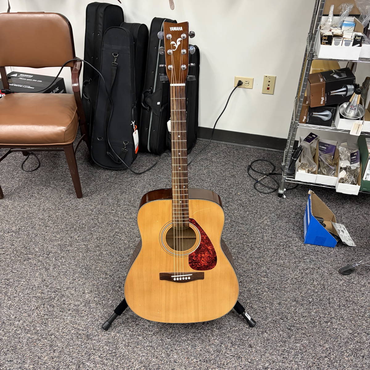 Yamaha F325 Acoustic Guitar Used