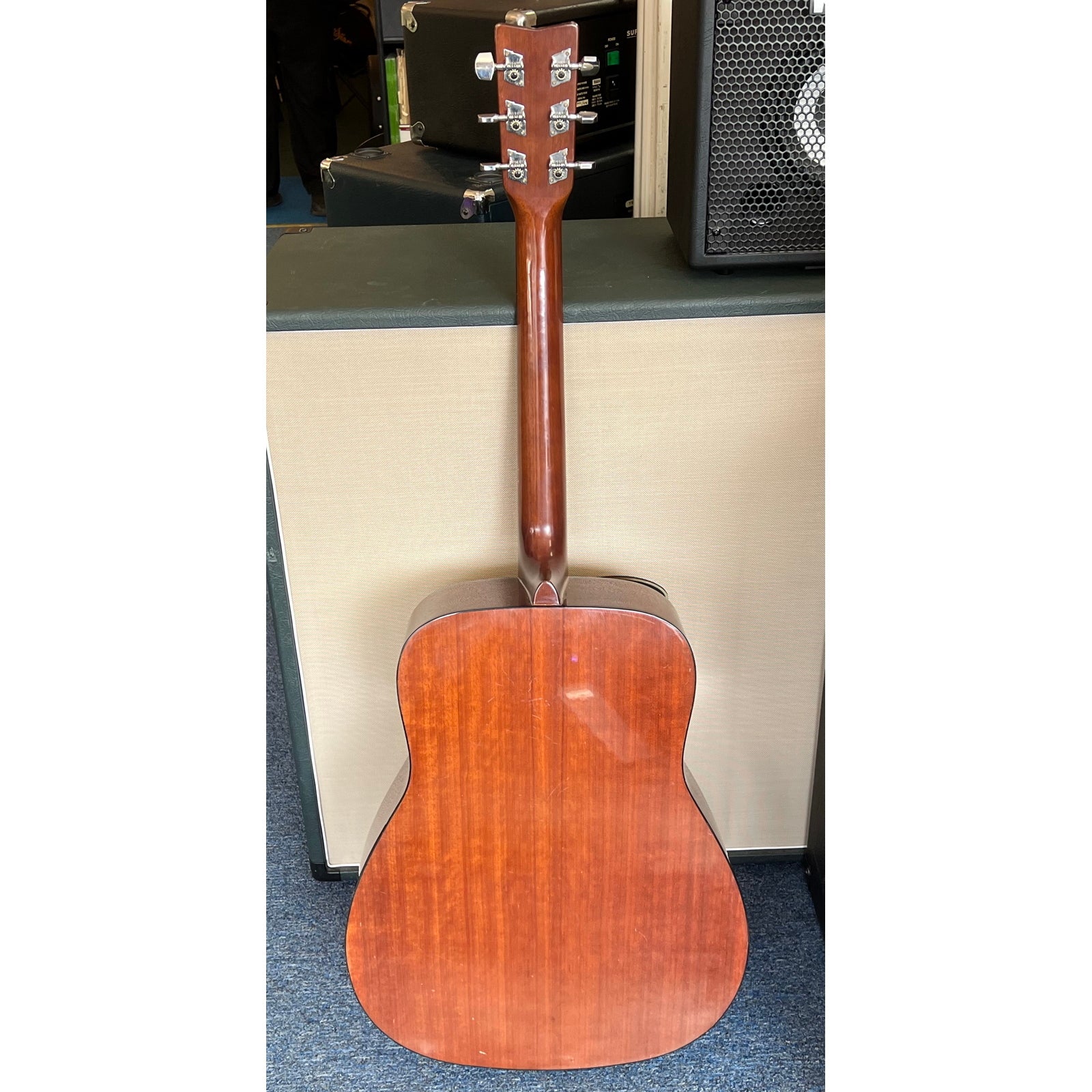 Yamaha FG401 Acoustic Guitar  w/case – Used, Very Good Condition