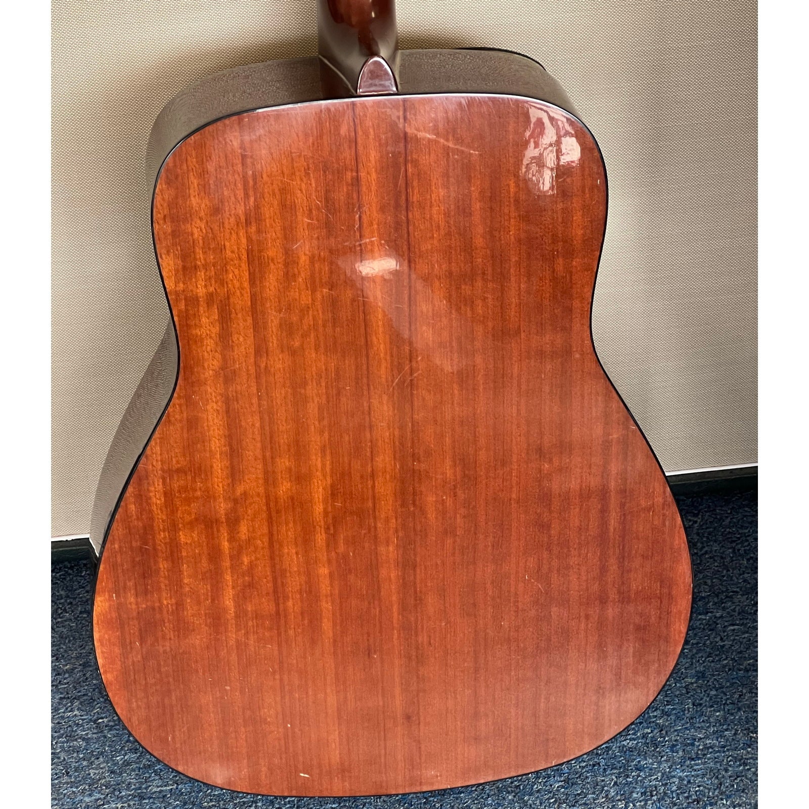 Yamaha FG401 Acoustic Guitar  w/case – Used, Very Good Condition