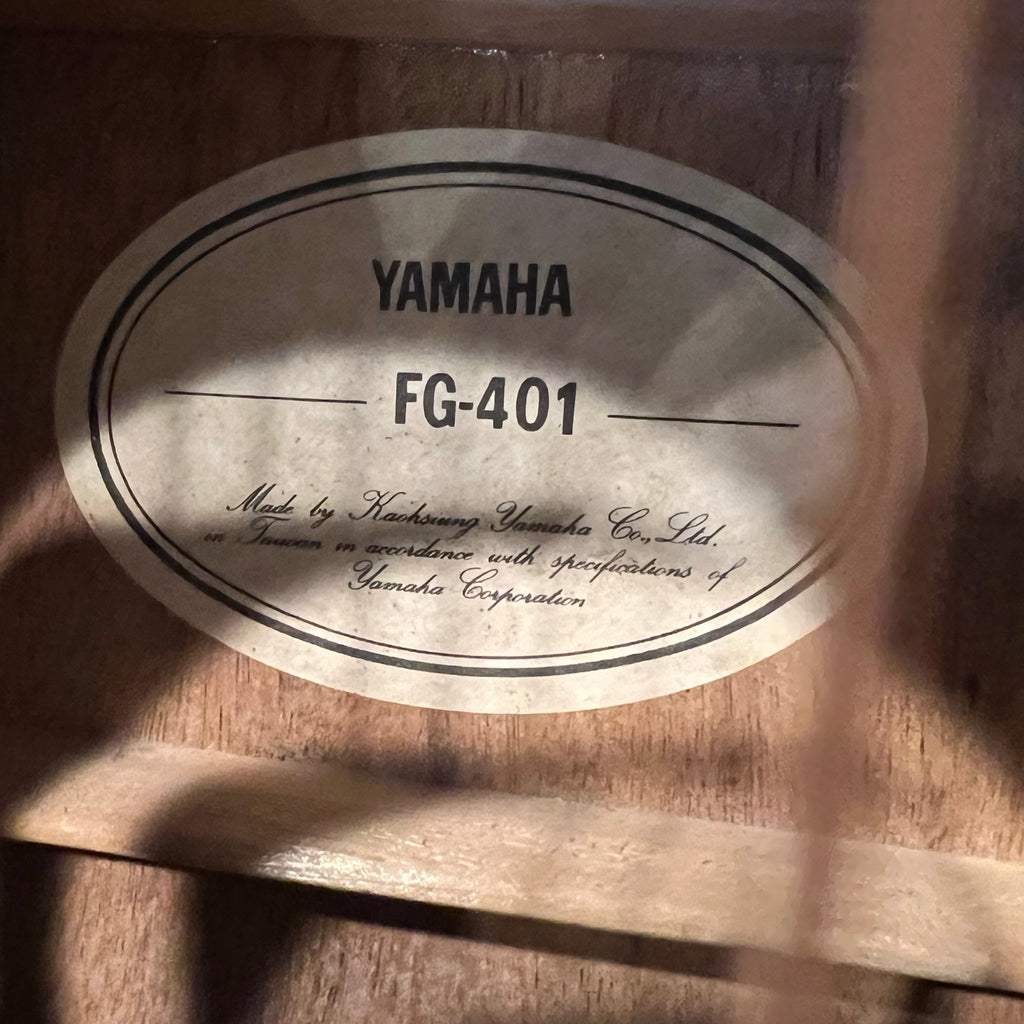 Yamaha FG401 Acoustic Guitar  w/case – Used, Very Good Condition