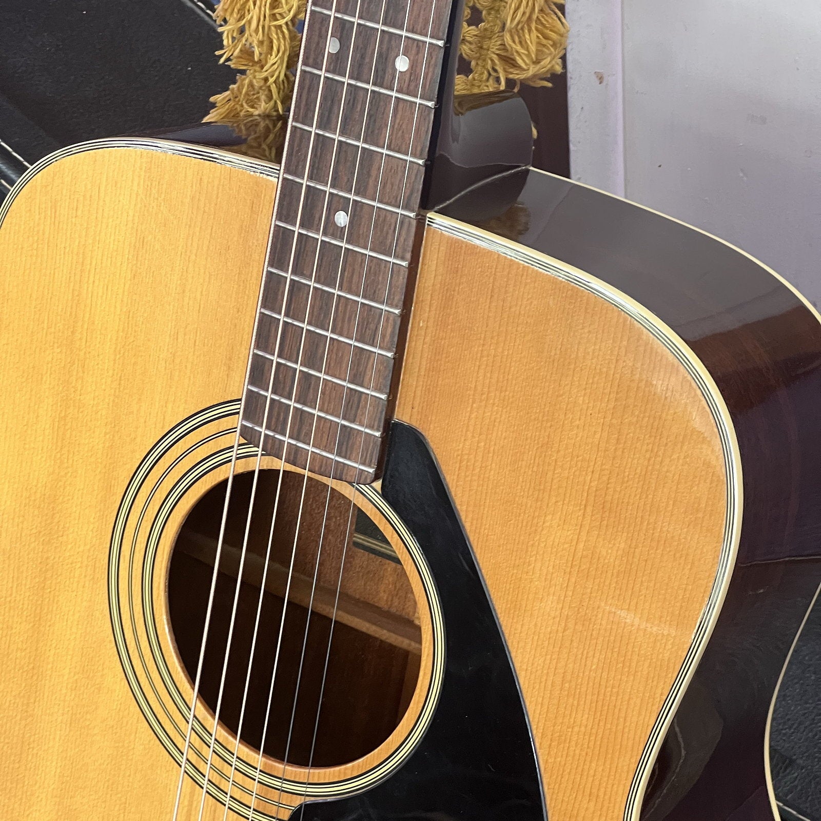 Yamaha FG-160 Acoustic Guitar - Used - w/case, strap, capo