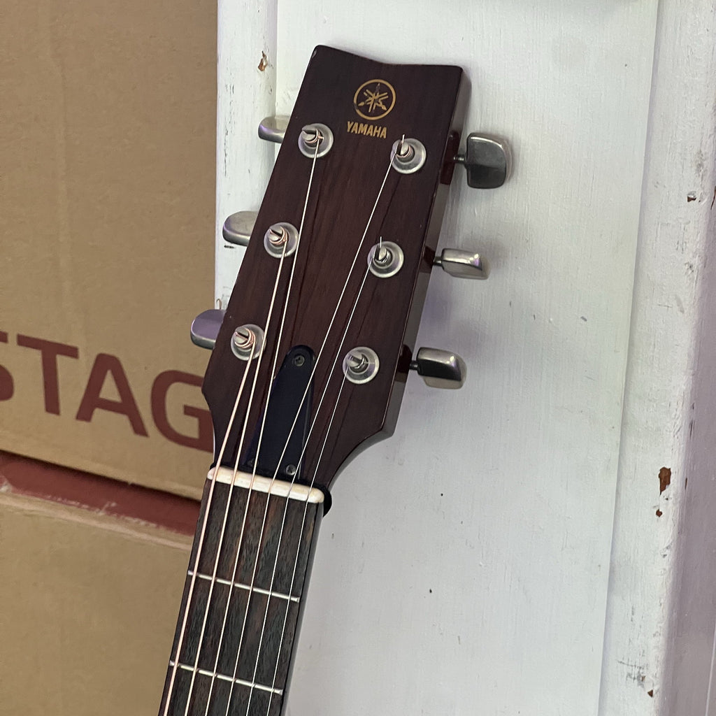 Yamaha FG-160 Acoustic Guitar - Used - w/case, strap, capo