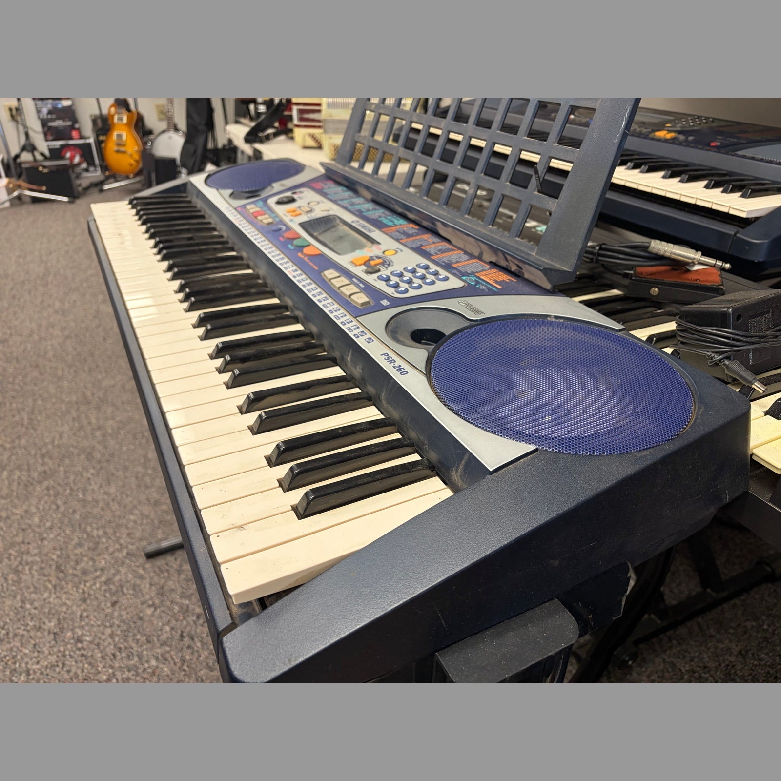 Yamaha PSR-260 61-Key MIDI Portable Keyboard - Used