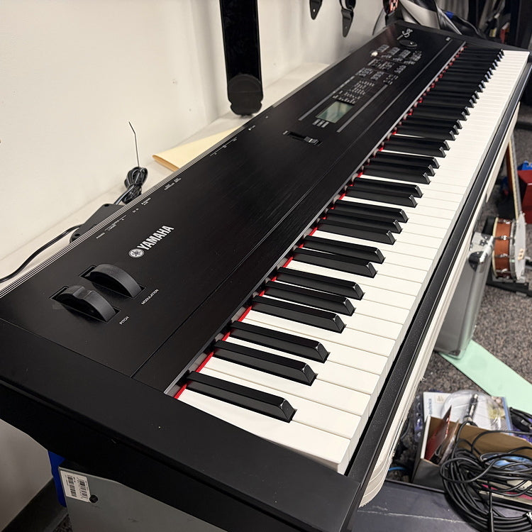 Yamaha S08 Digital Stage Piano Synthesizer 88 Weighted Keys