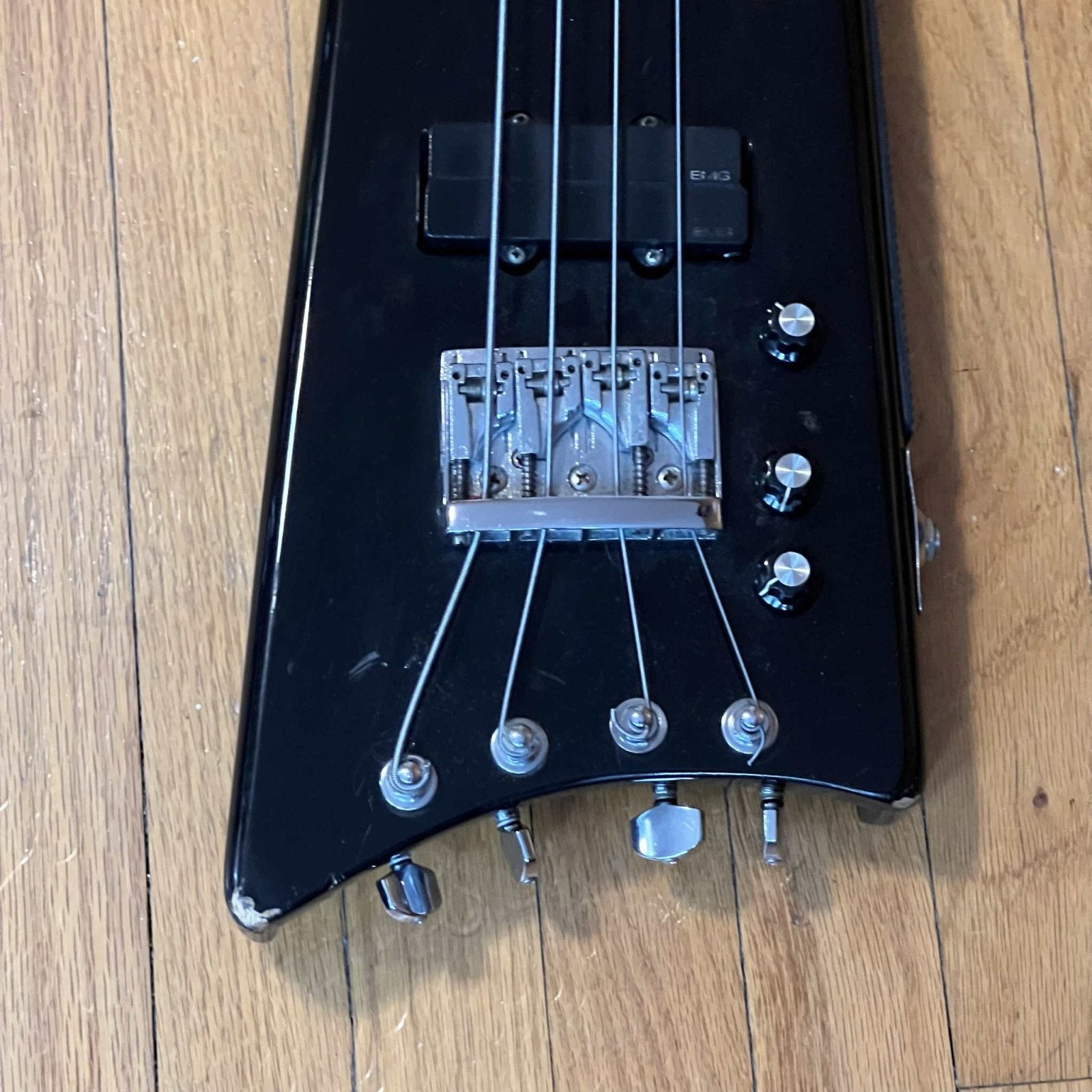 Hondo Alien Headless Electric Bass Guitar 1980s