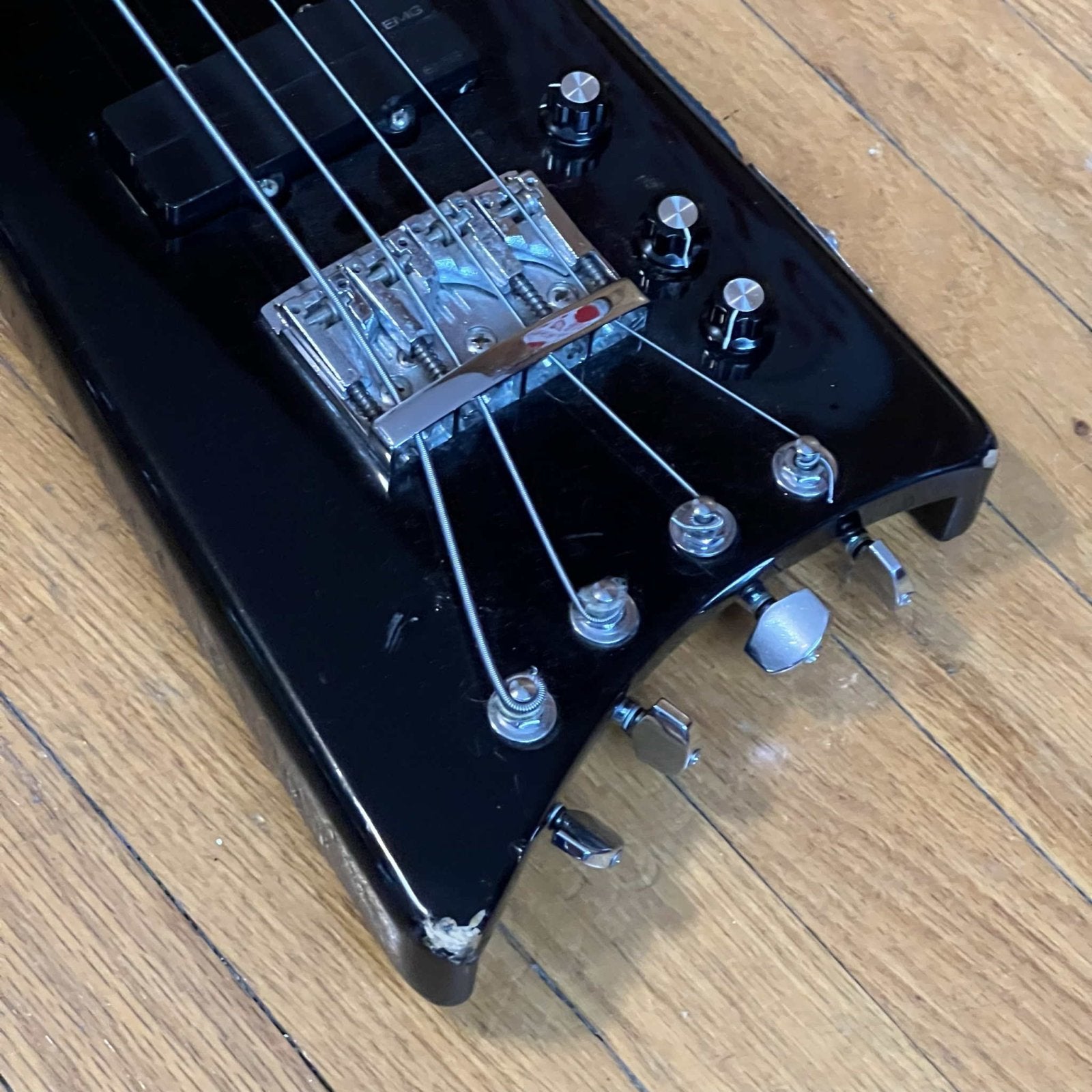 Hondo Alien Headless Electric Bass Guitar 1980s