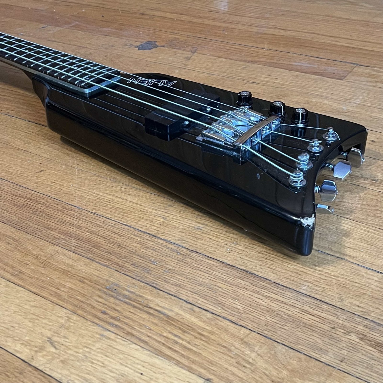 Hondo Alien Headless Electric Bass Guitar 1980s
