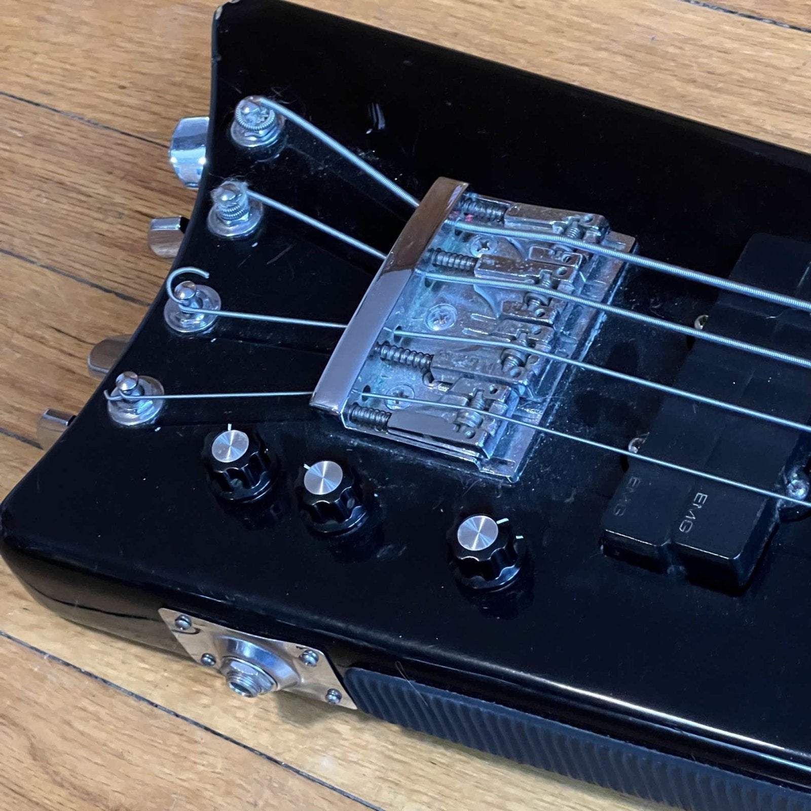 Hondo Alien Headless Electric Bass Guitar 1980s