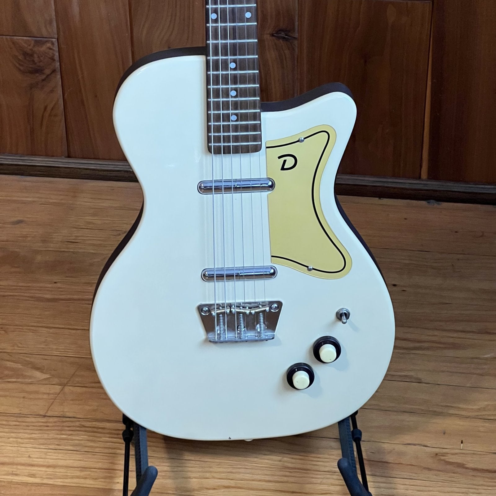 Danelectro 56 U2 Reissue Singlecut Solid Body Electric Guitar cream color used 1990s