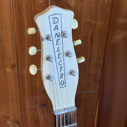 Danelectro 56 U2 Reissue Singlecut Solid Body Electric Guitar cream color used 1990s