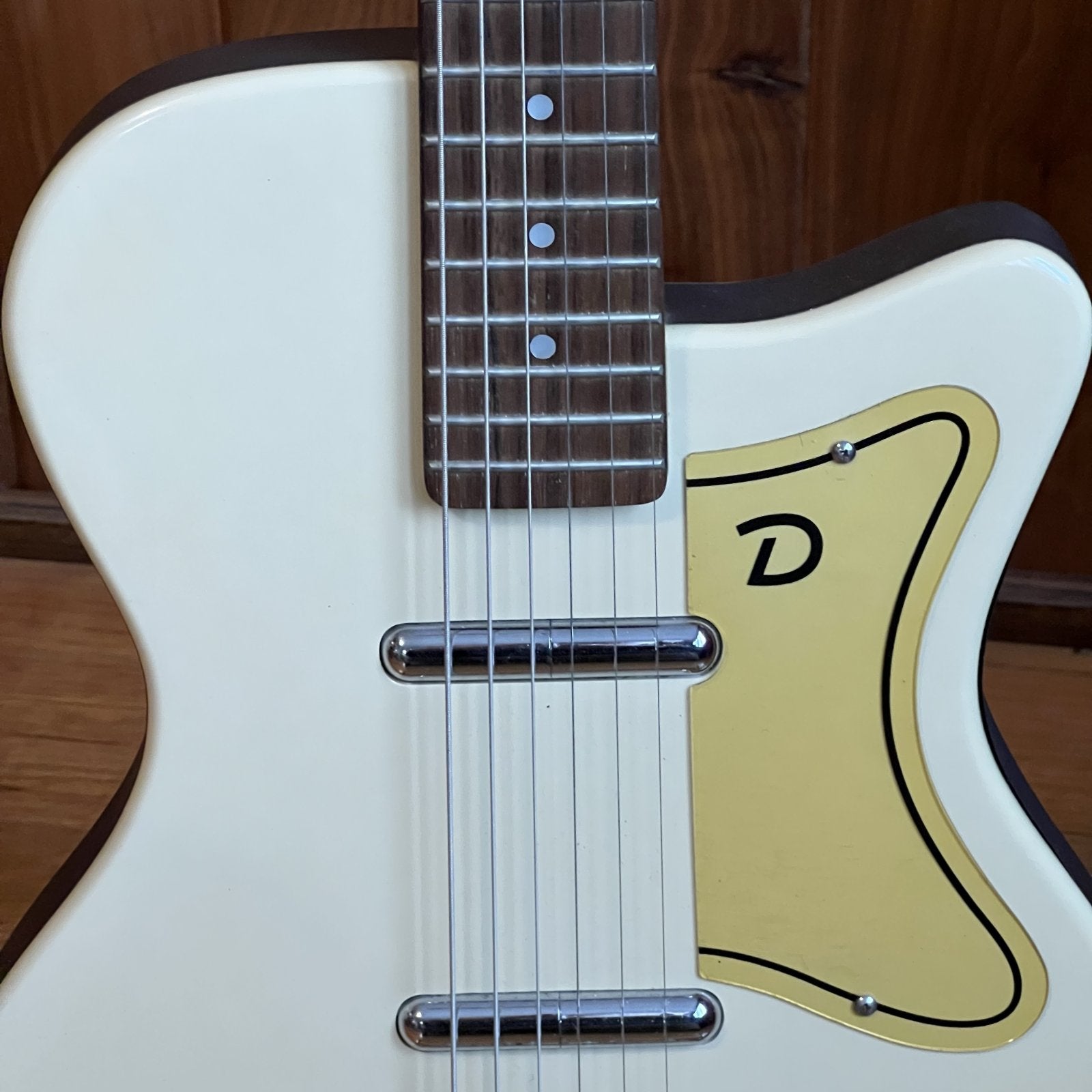 Danelectro 56 U2 Reissue Singlecut Solid Body Electric Guitar cream color used 1990s