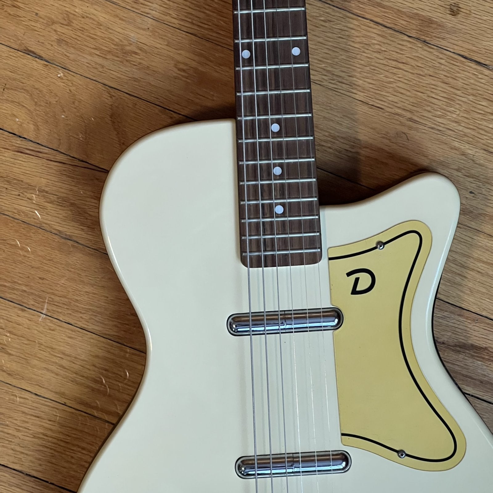 Danelectro 56 U2 Reissue Singlecut Solid Body Electric Guitar cream color used 1990s