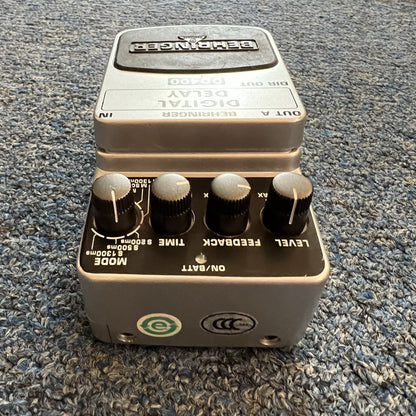 Behringer DD400 Digital Delay Effects Pedal used