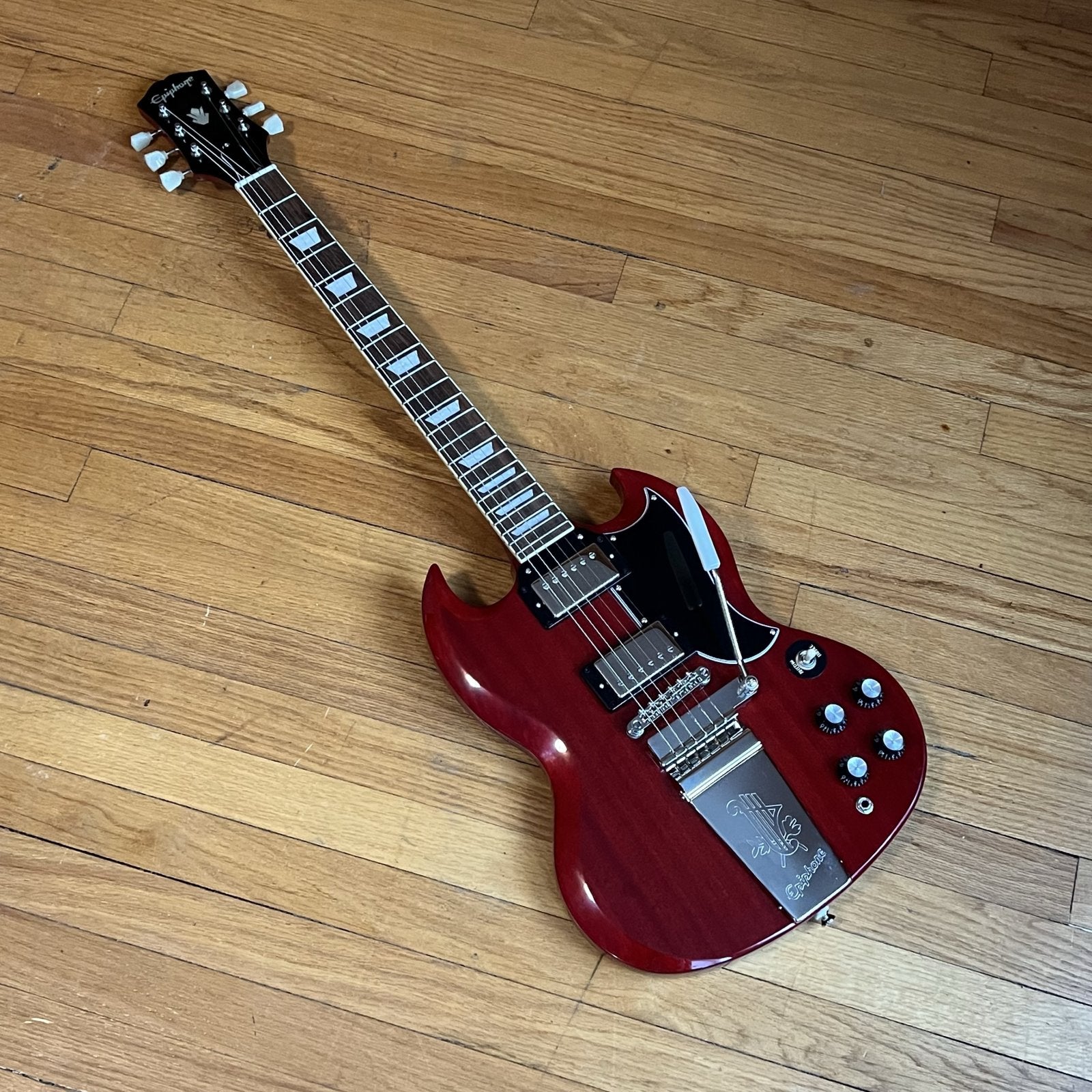 Epiphone SG Standard 61 Maestro Vibrola Electric Guitar in Vintage Cherry