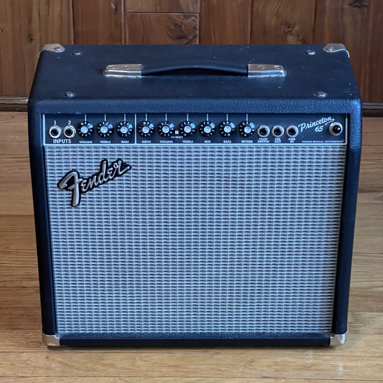 Fender Princeton 65 2-Channel 65-Watt 1x12" Solid State Guitar Combo 1999 - 2002 used