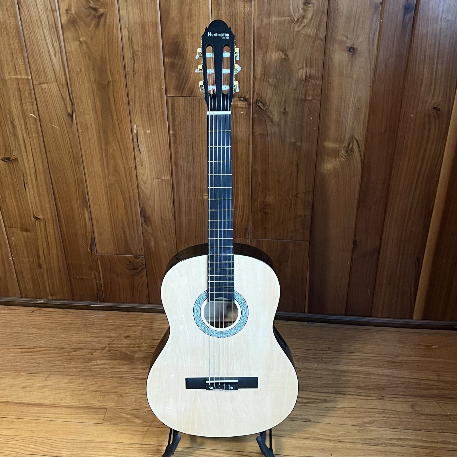 Huntington Classical Acoustic Guitar (Nylon String) used