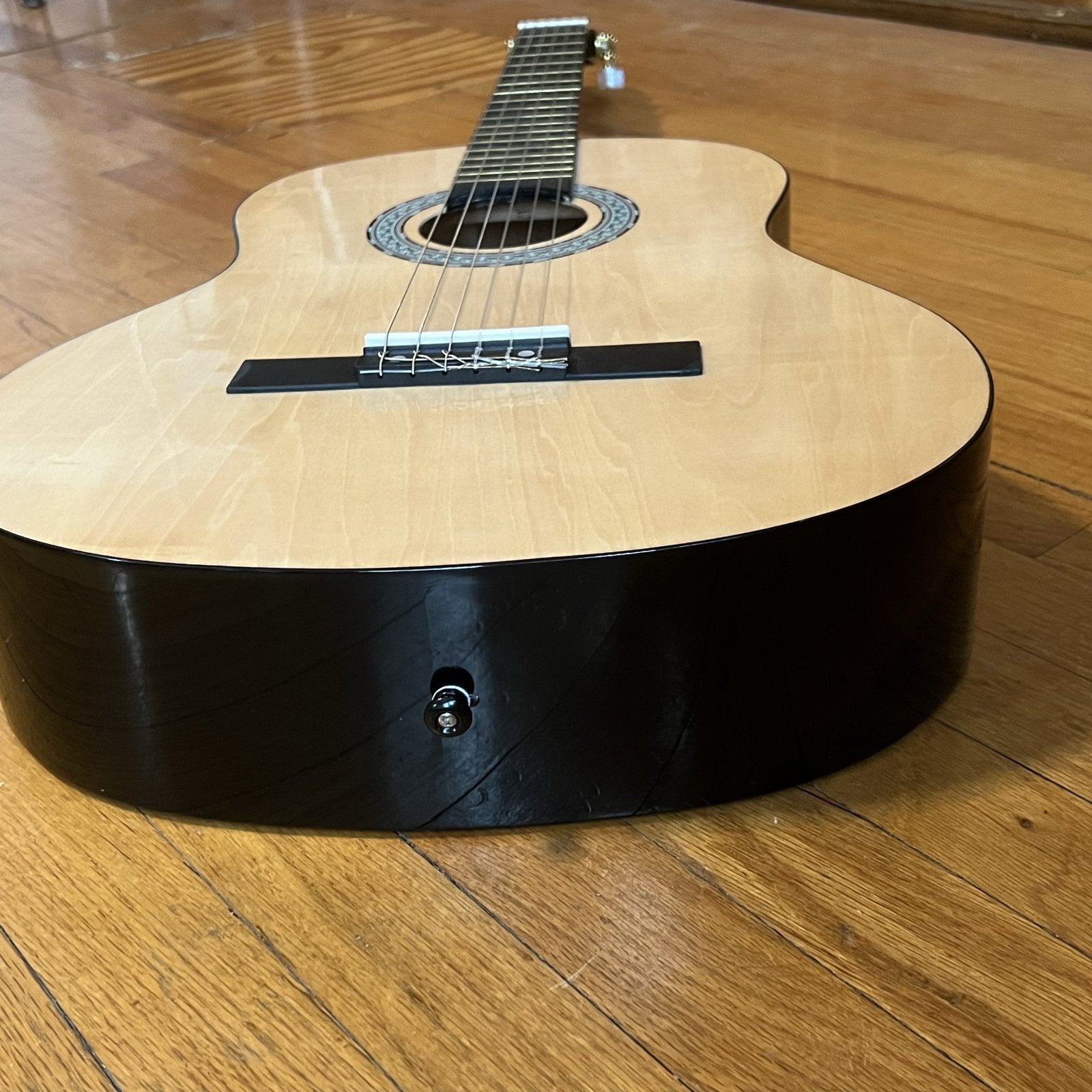 Huntington Classical Acoustic Guitar (Nylon String) used