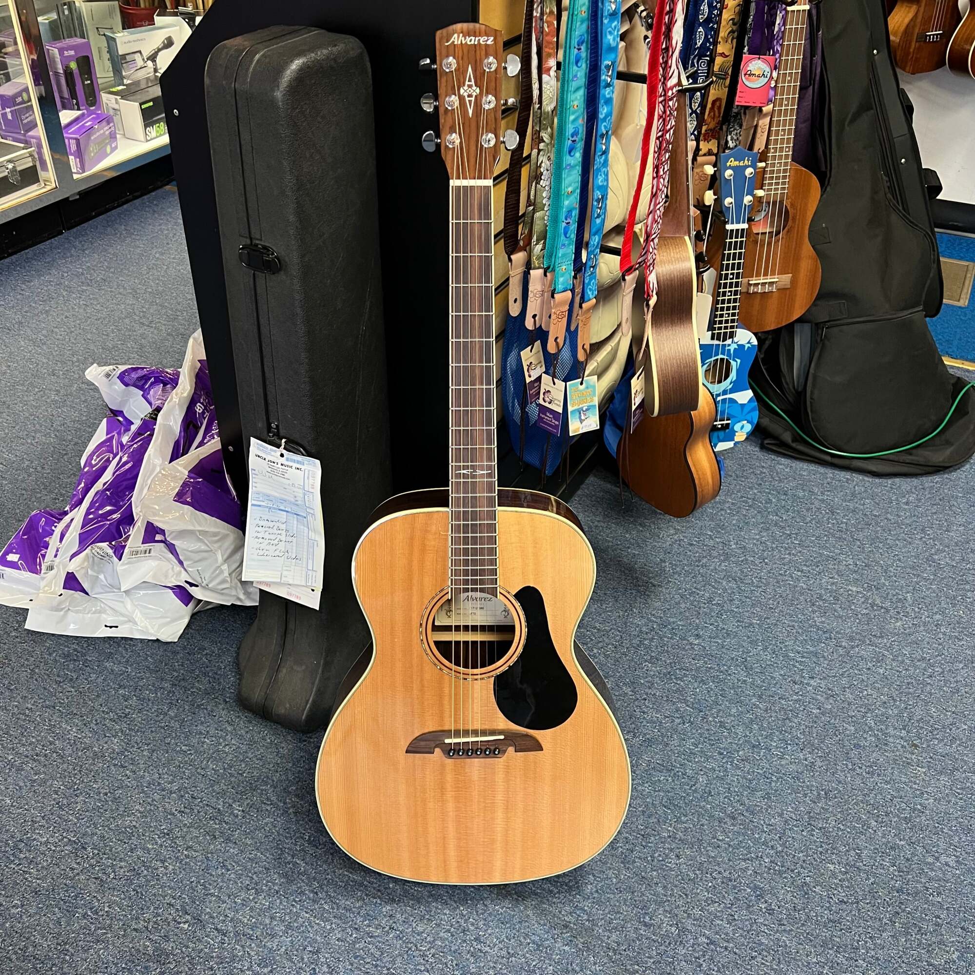 Alvarez AF70 Acoustic Guitar Folk Natural w/pickup (used)