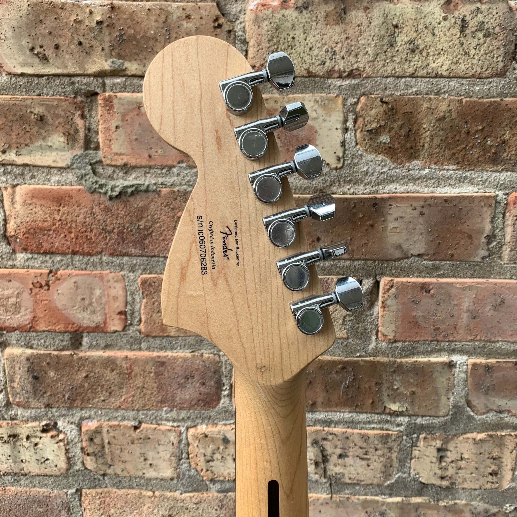 Fender Squier Standard Stratocaster Indonesia Redburst 2006