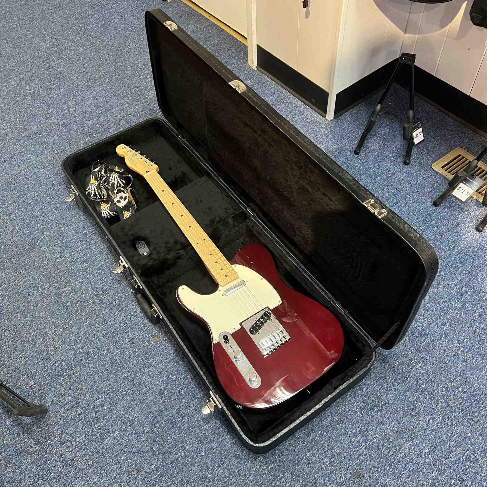 Fender Telecaster Left-Handed Midnight Wine 2003-2004 w/case (used)