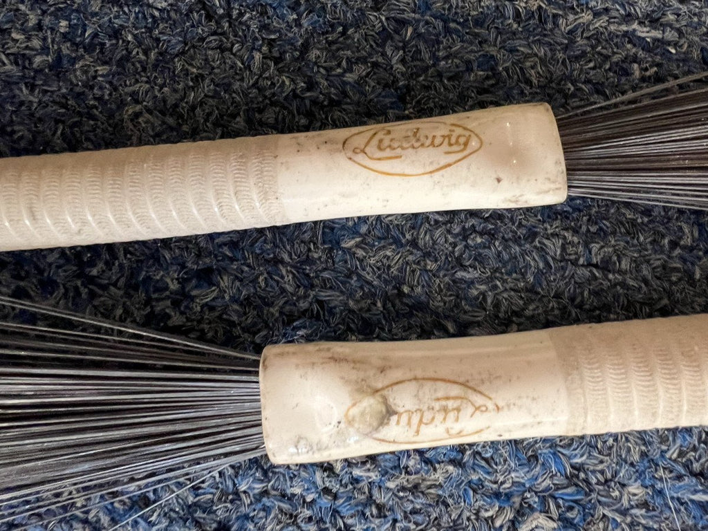 Ludwig Drum Wire Brushes retractable Vintage