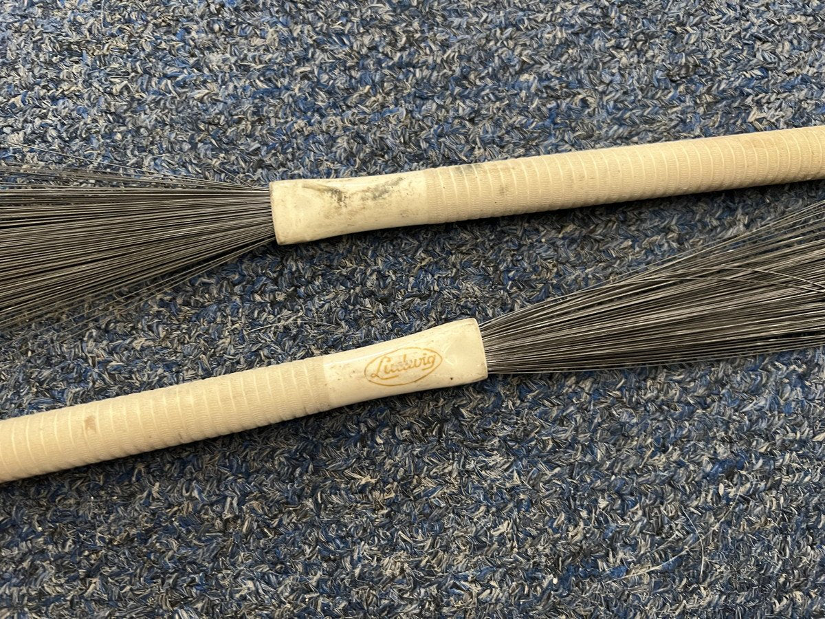 Ludwig Drum Wire Brushes retractable Vintage