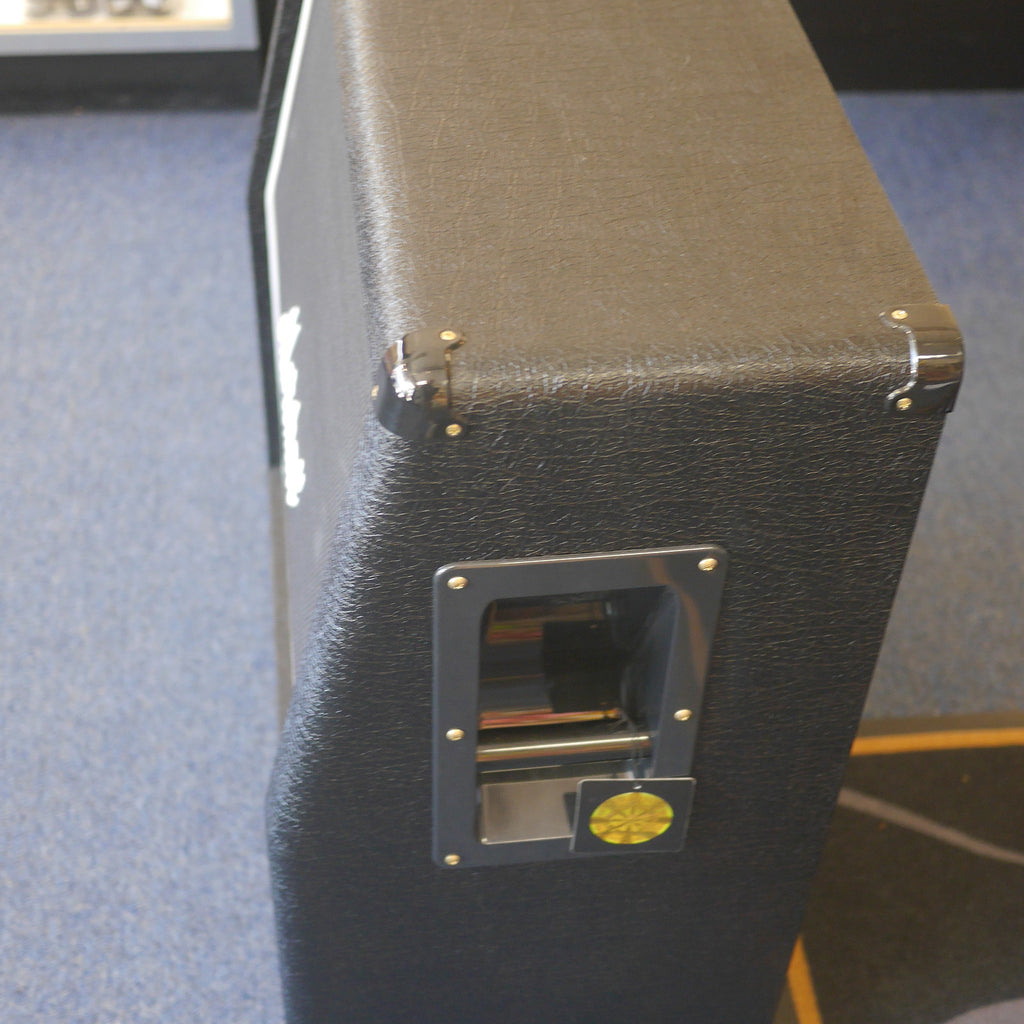 Marshall MX412AR 240-watt 4x12" Angled Extension Cabinet Mint