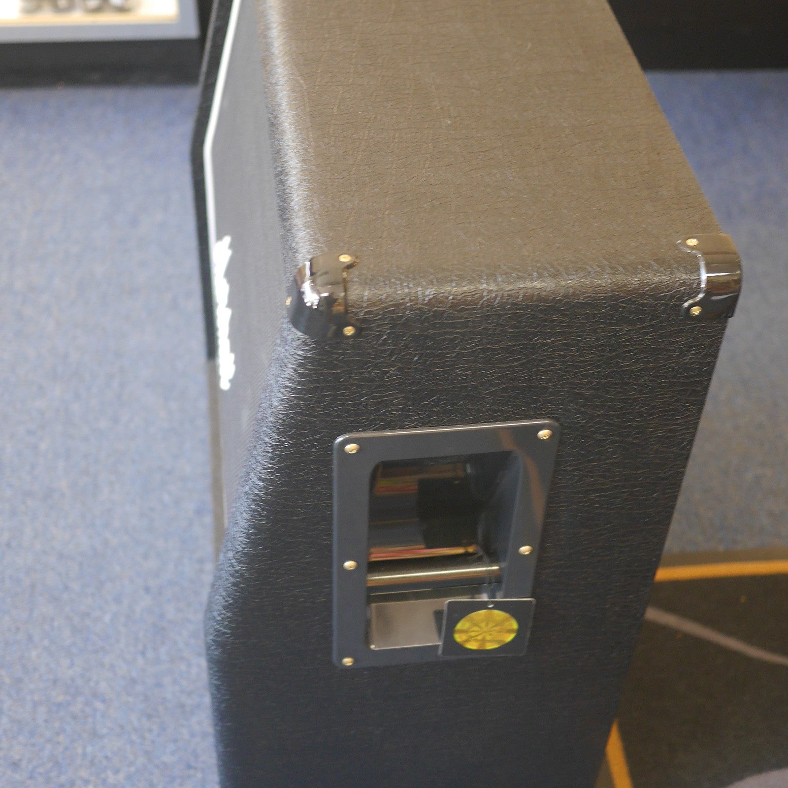 Marshall MX412AR 240-watt 4x12" Angled Extension Cabinet Mint