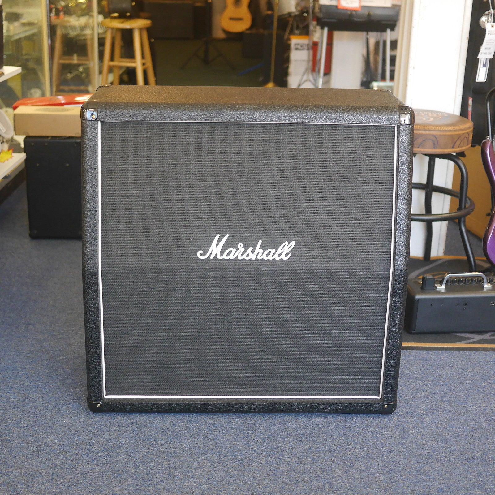 Marshall MX412AR 240-watt 4x12" Angled Extension Cabinet Mint