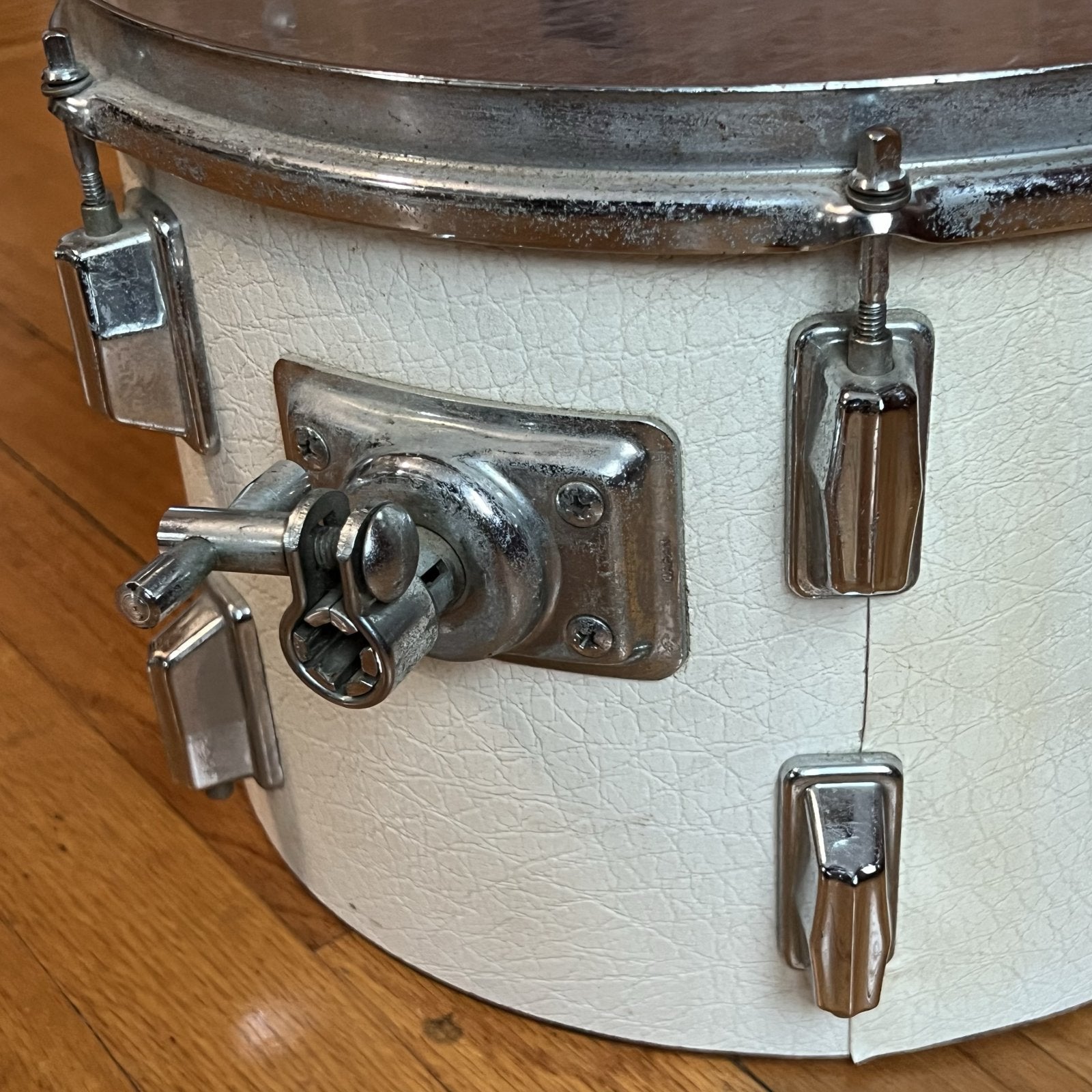 Pearl 9x13 Tom Drum White Naugahyde Leathgerette 1970s