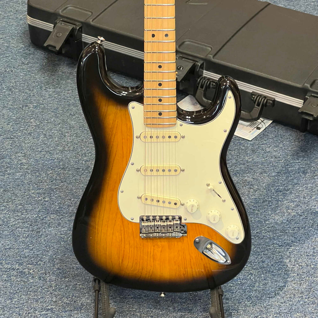 American Standard Stratocaster (1993) Maple Fingerboard 2-Color Sunburst