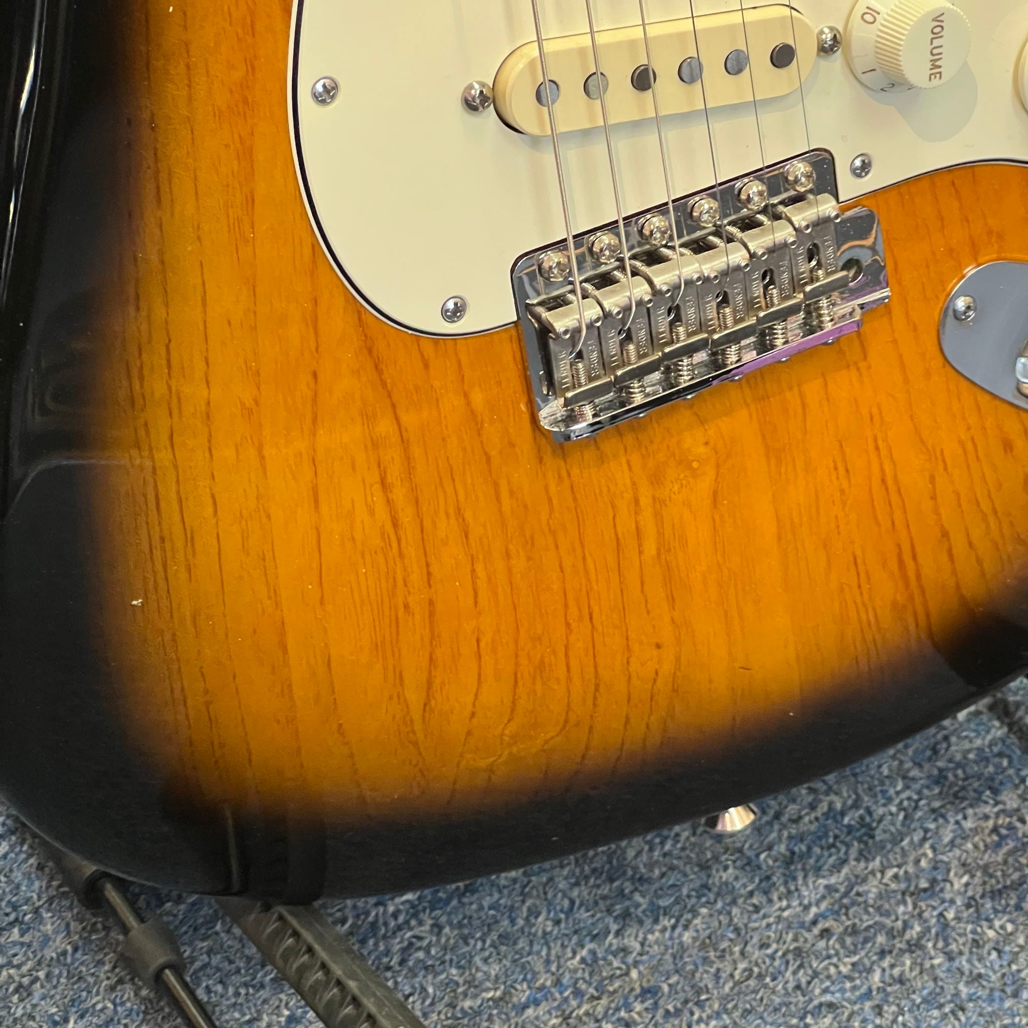 American Standard Stratocaster (1993) Maple Fingerboard 2-Color Sunburst