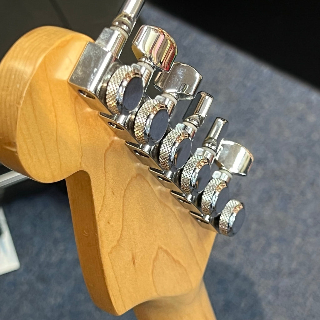 American Standard Stratocaster (1993) Maple Fingerboard 2-Color Sunburst