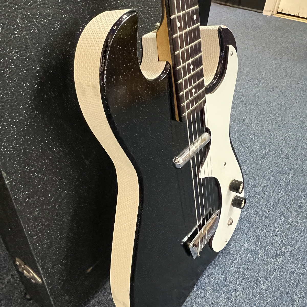 Silvertone 1448 Electric Guitar with Case Amp vintage 1960s