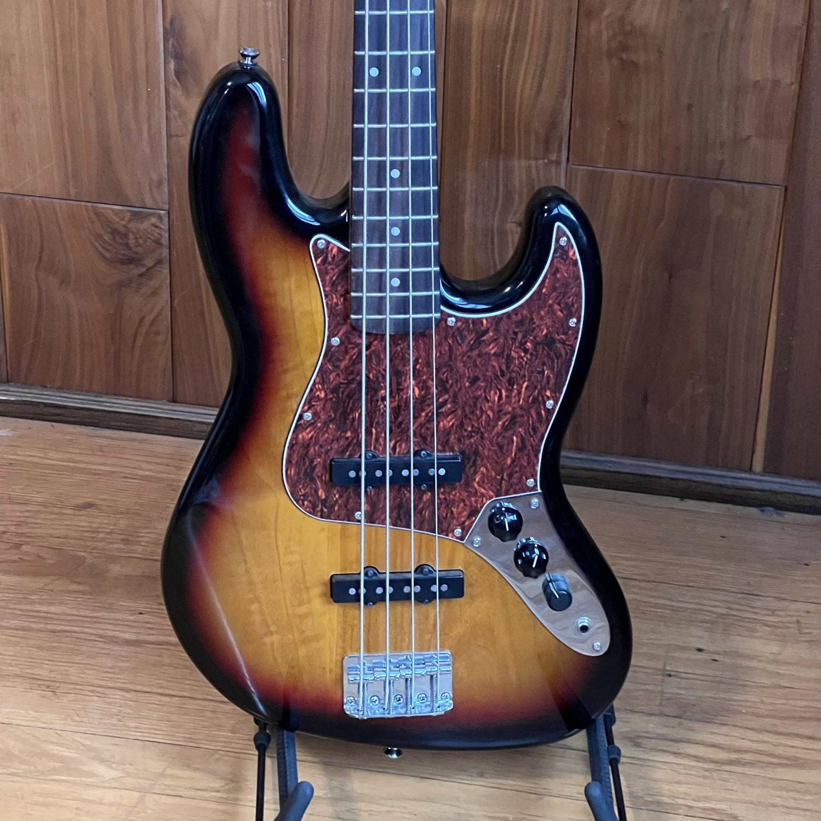 Squier Classic Vibe '60s Jazz Bass Laurel FB 3-Color Sunburst Used