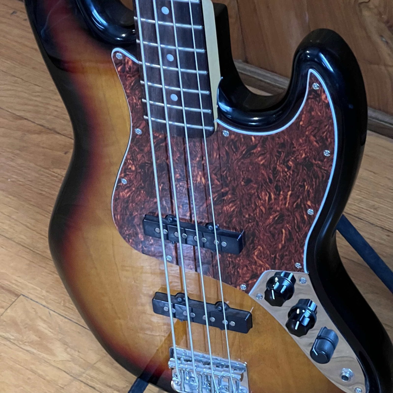 Squier Classic Vibe '60s Jazz Bass Laurel FB 3-Color Sunburst Used