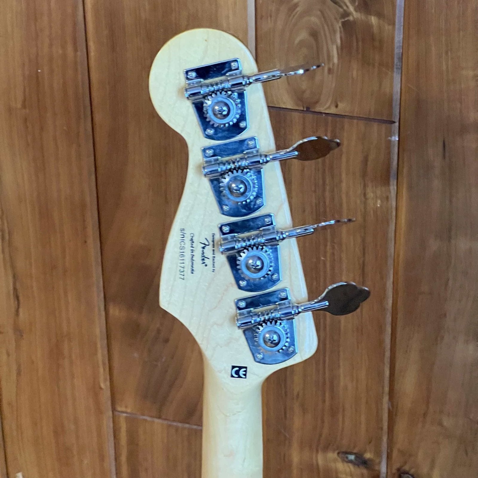 Squier Classic Vibe '60s Jazz Bass Laurel FB 3-Color Sunburst Used