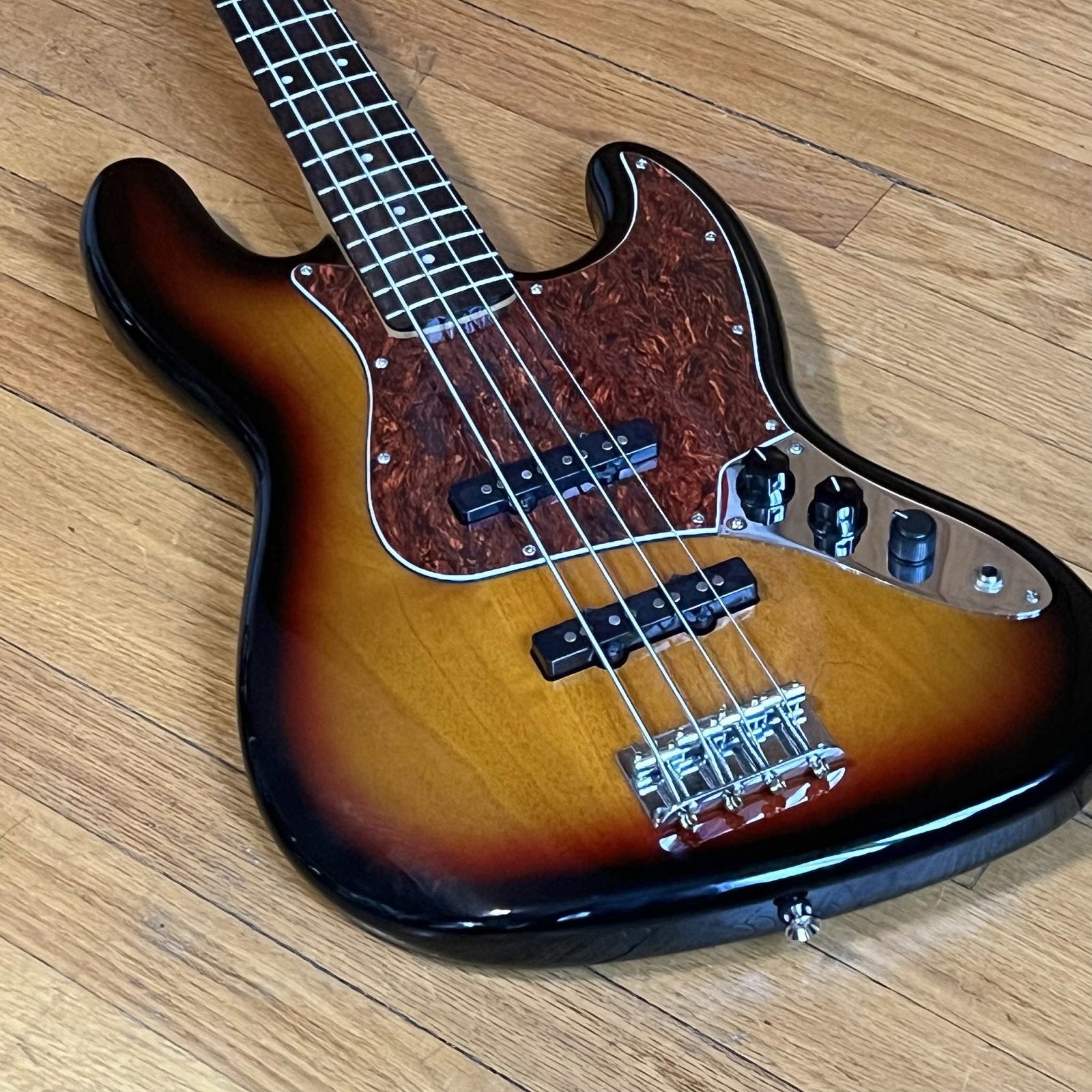 Squier Classic Vibe '60s Jazz Bass Laurel FB 3-Color Sunburst Used